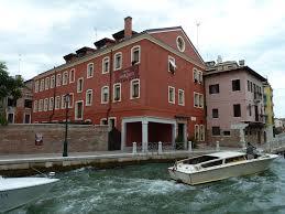 7 Best Centrally Located Hotels in Venice for Tourists
